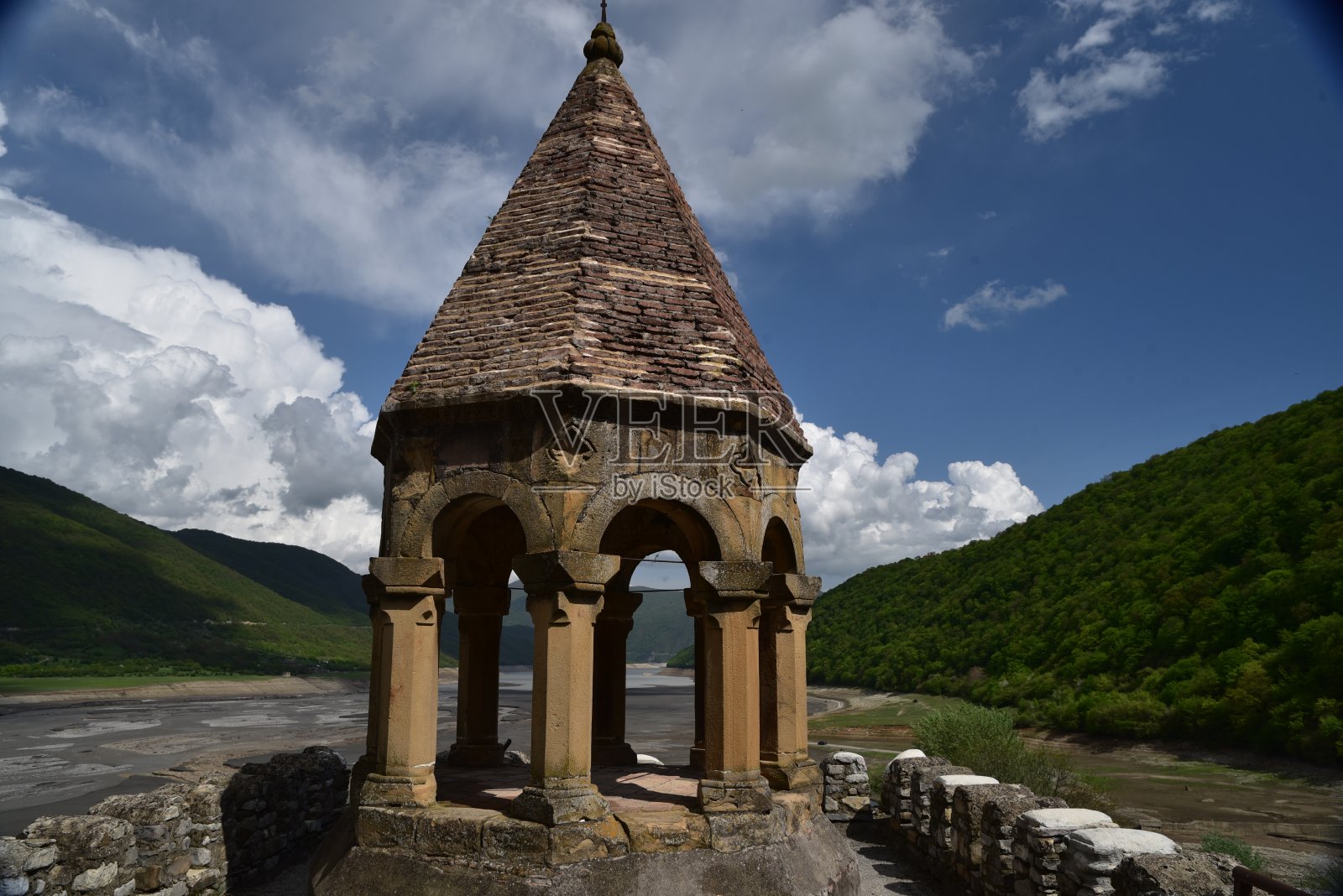 第比利斯大教堂和城市景观照片摄影图片