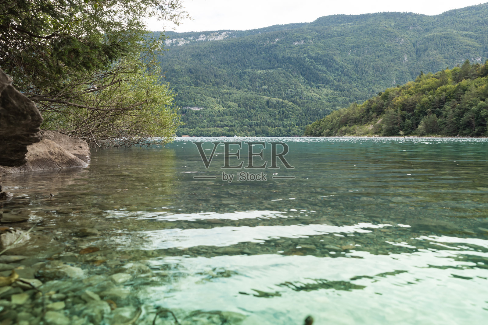 莫特维诺湖，特伦蒂诺湖，意大利照片摄影图片