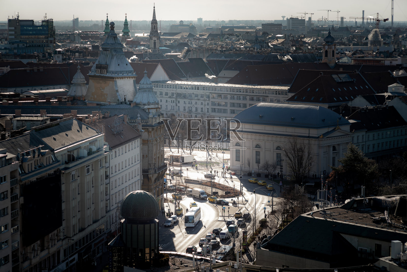 冬季与城市交通交叉口的高架景观照片摄影图片