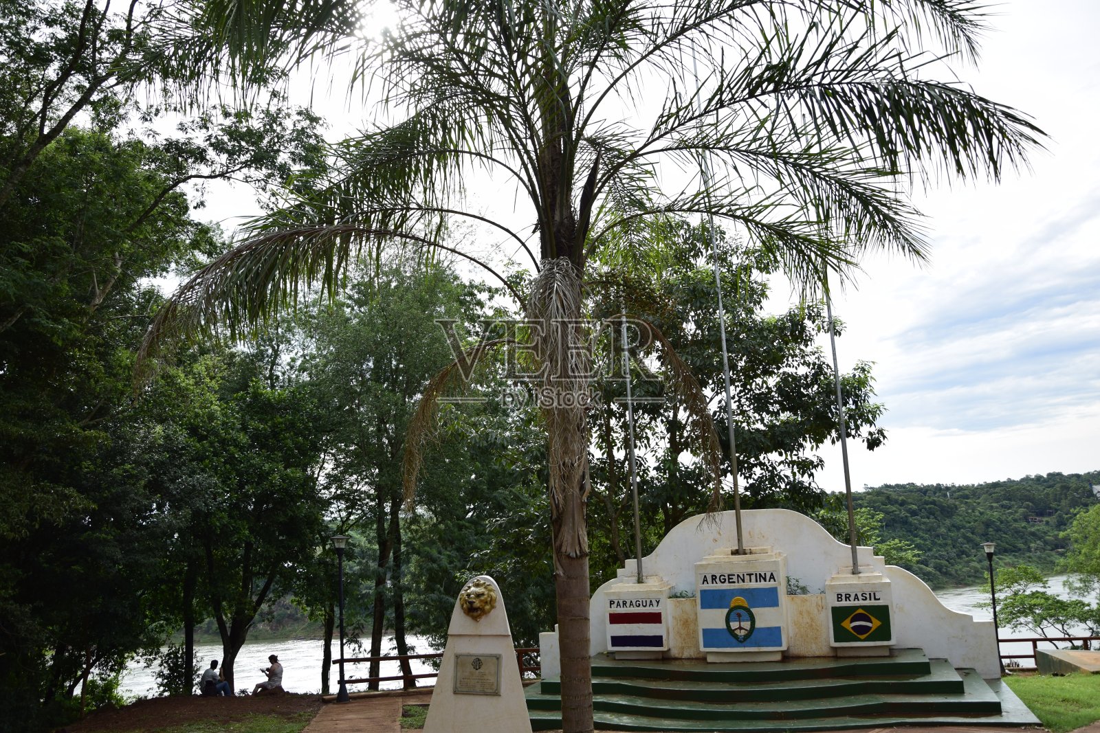 三重边界的观点，在那里巴拉那与伊瓜苏连接。阿根廷，米西奥内斯，伊瓜苏港。照片摄影图片