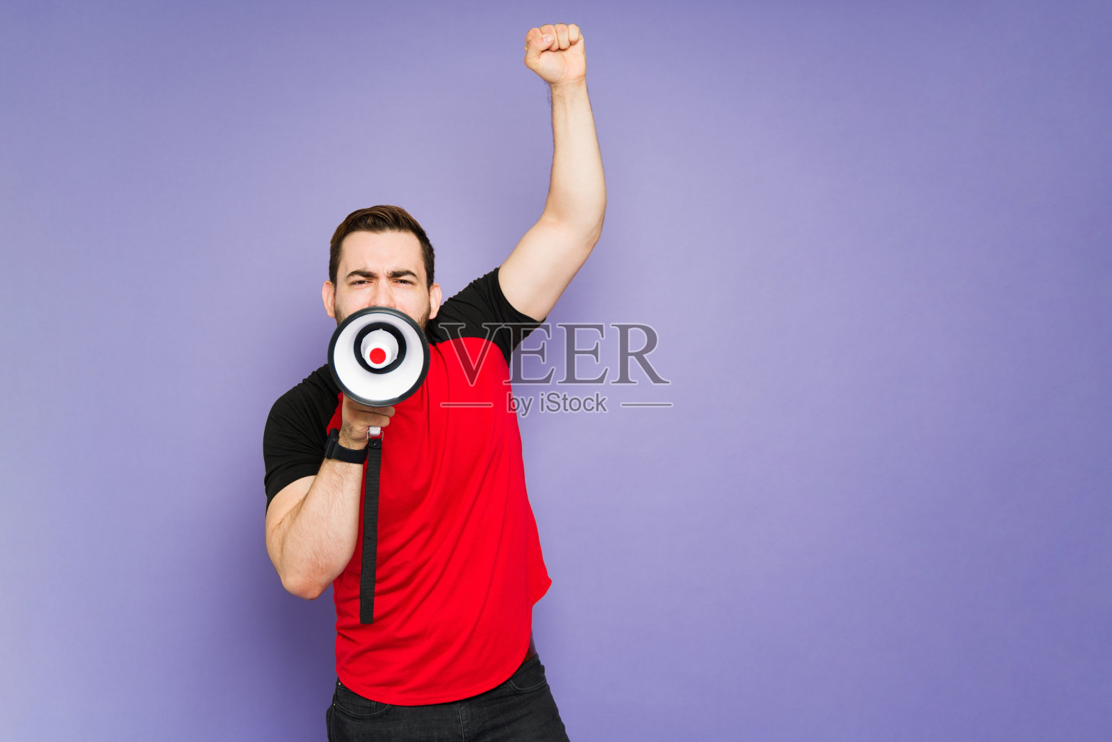 愤怒的活动家反对社会问题照片摄影图片