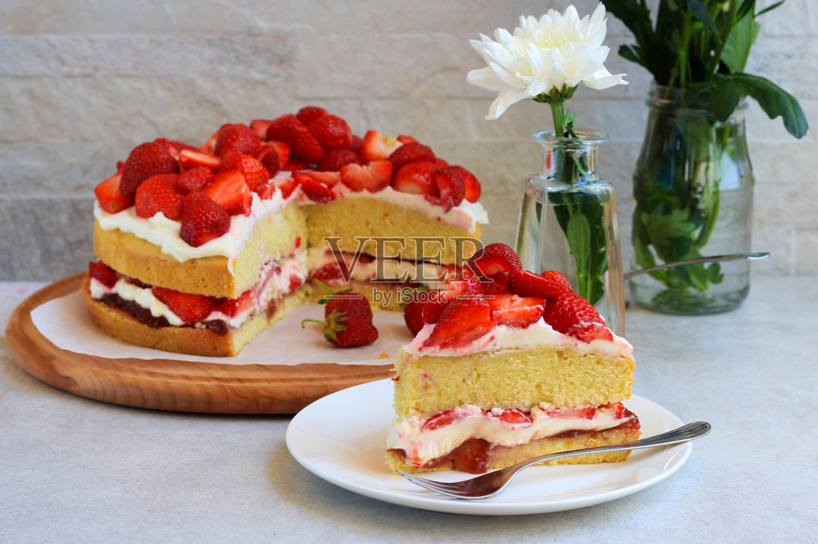 奶油草莓蛋糕照片摄影图片