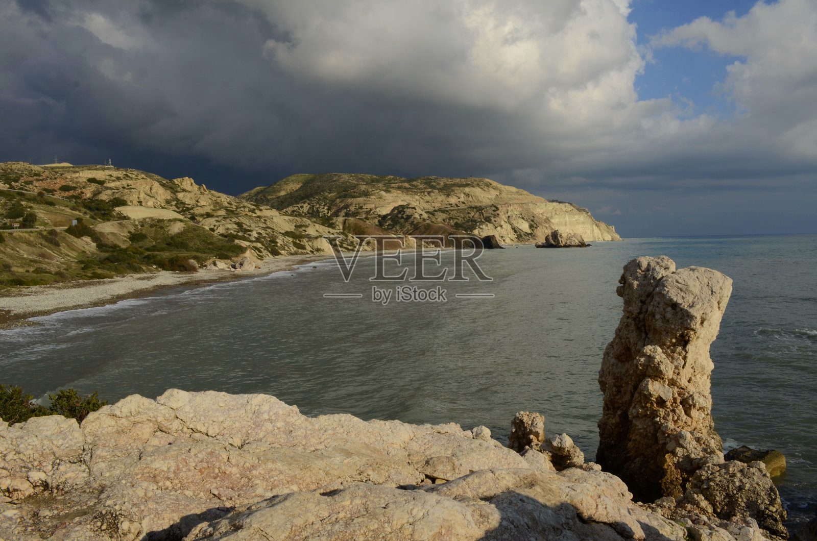 帕福斯。塞浦路斯。佩特拉·托·罗米欧。阿佛洛狄忒的岩石。照片摄影图片