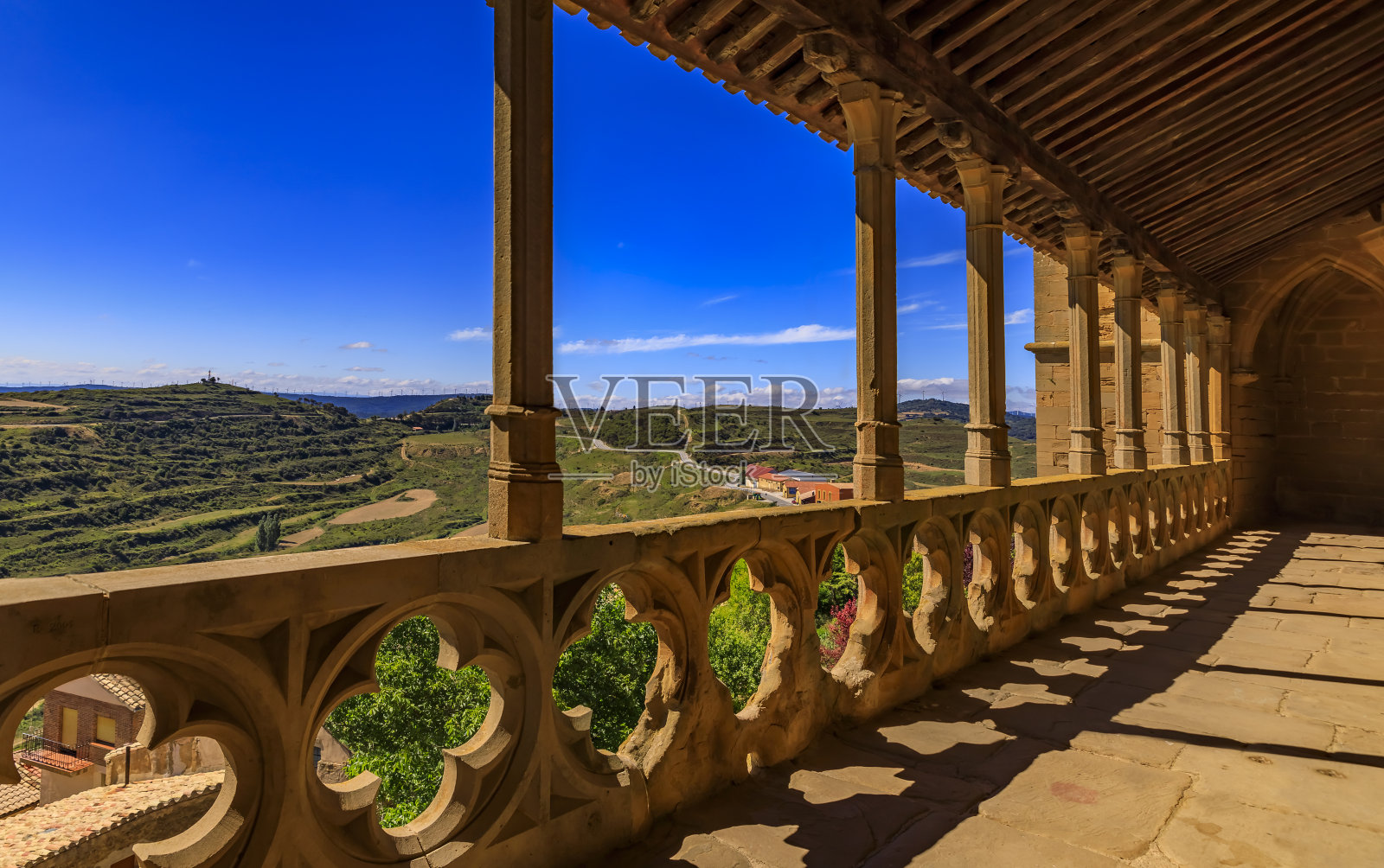 西班牙乌胡埃圣玛丽亚教堂拱廊照片摄影图片