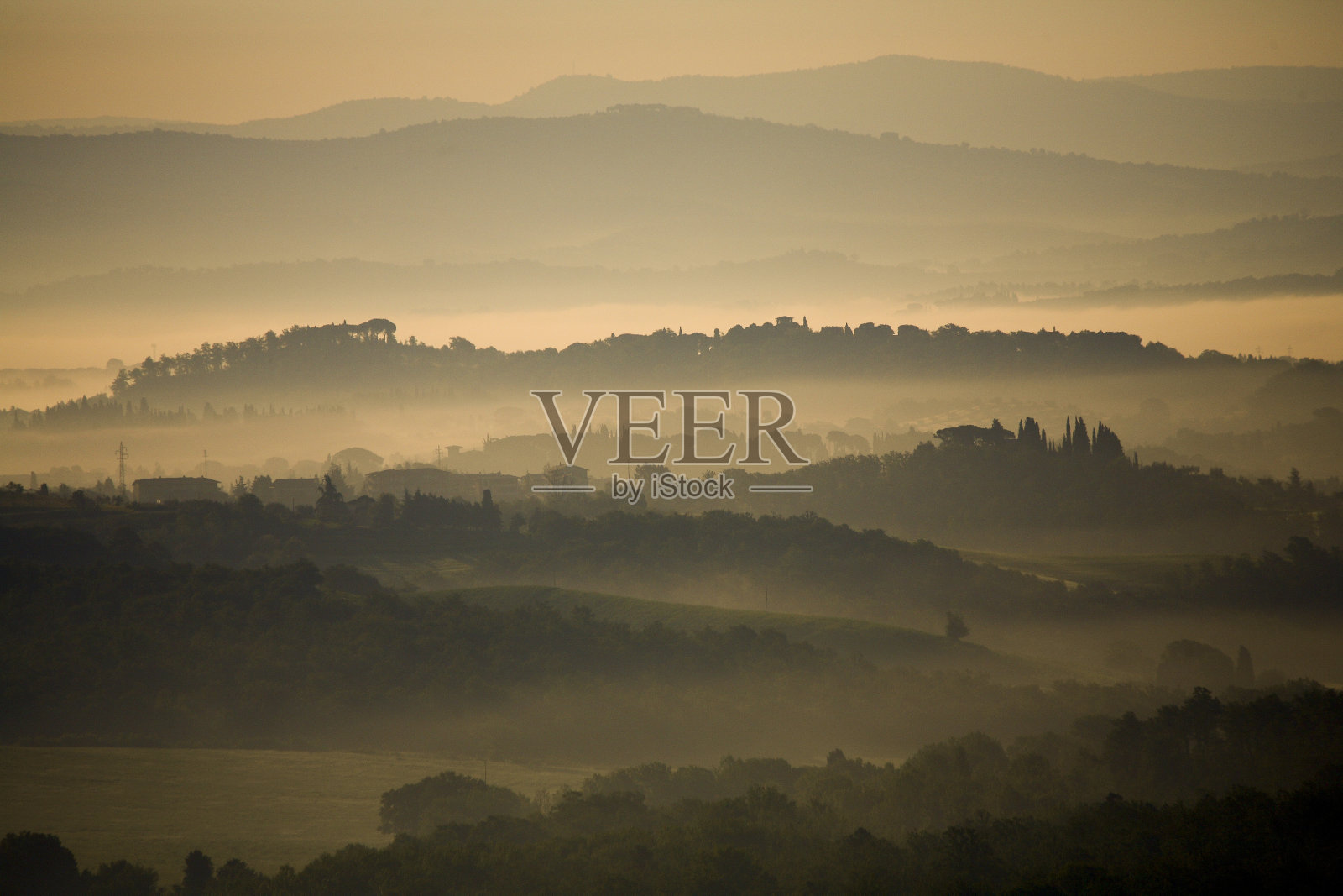 阿雷佐，中国山谷黎明的风景。意大利照片摄影图片