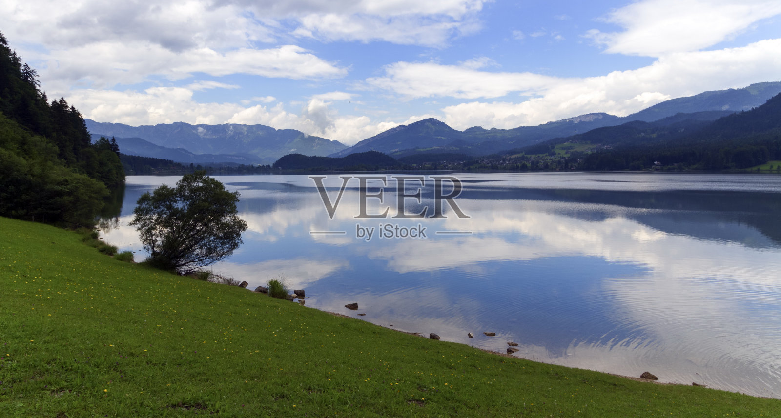 哈尔斯塔特湖，阿尔卑斯山，奥地利照片摄影图片