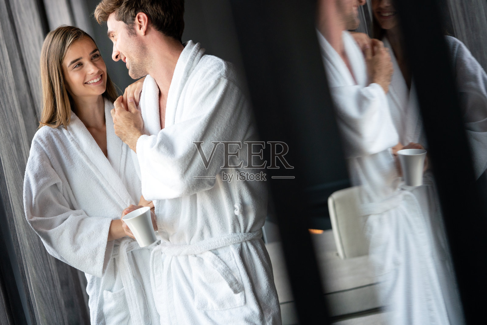 夫妇享受健康周末和宁静的时刻在一起照片摄影图片