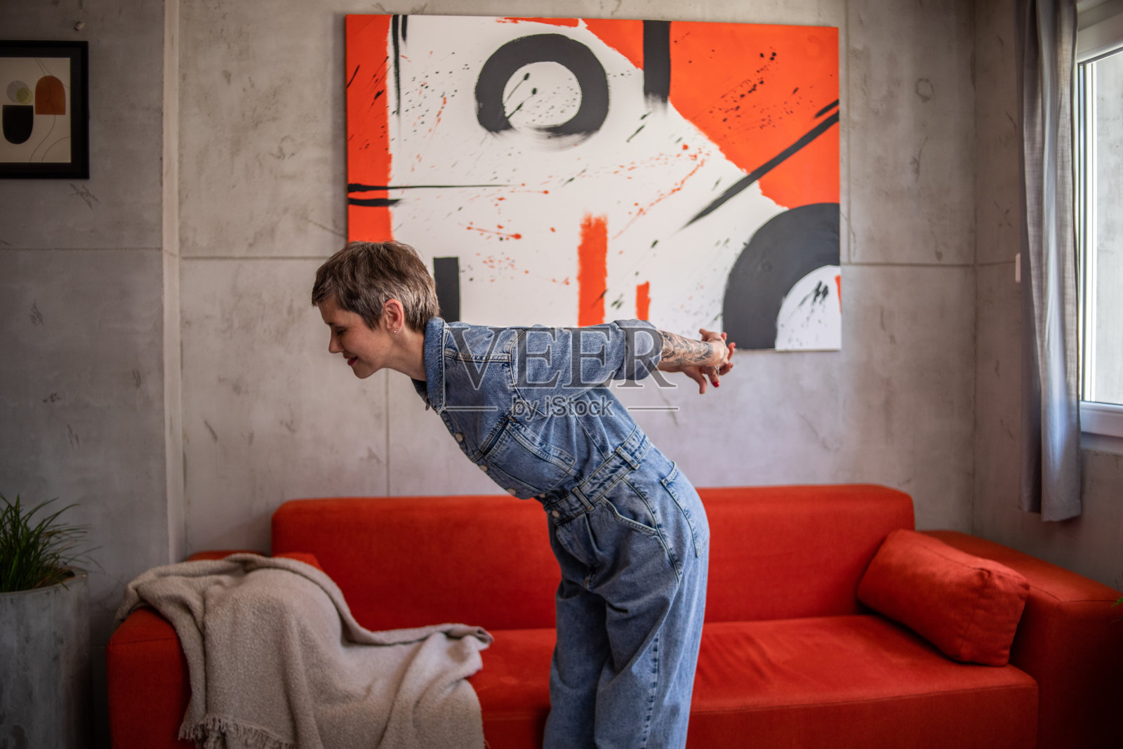 我喜欢每天做伸展运动照片摄影图片