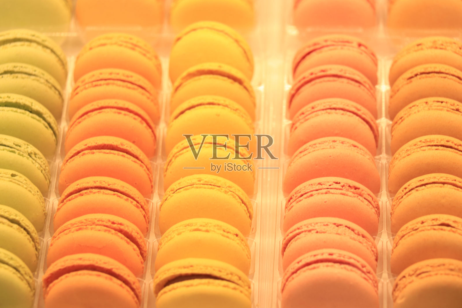 商店里五颜六色的马卡龙照片摄影图片