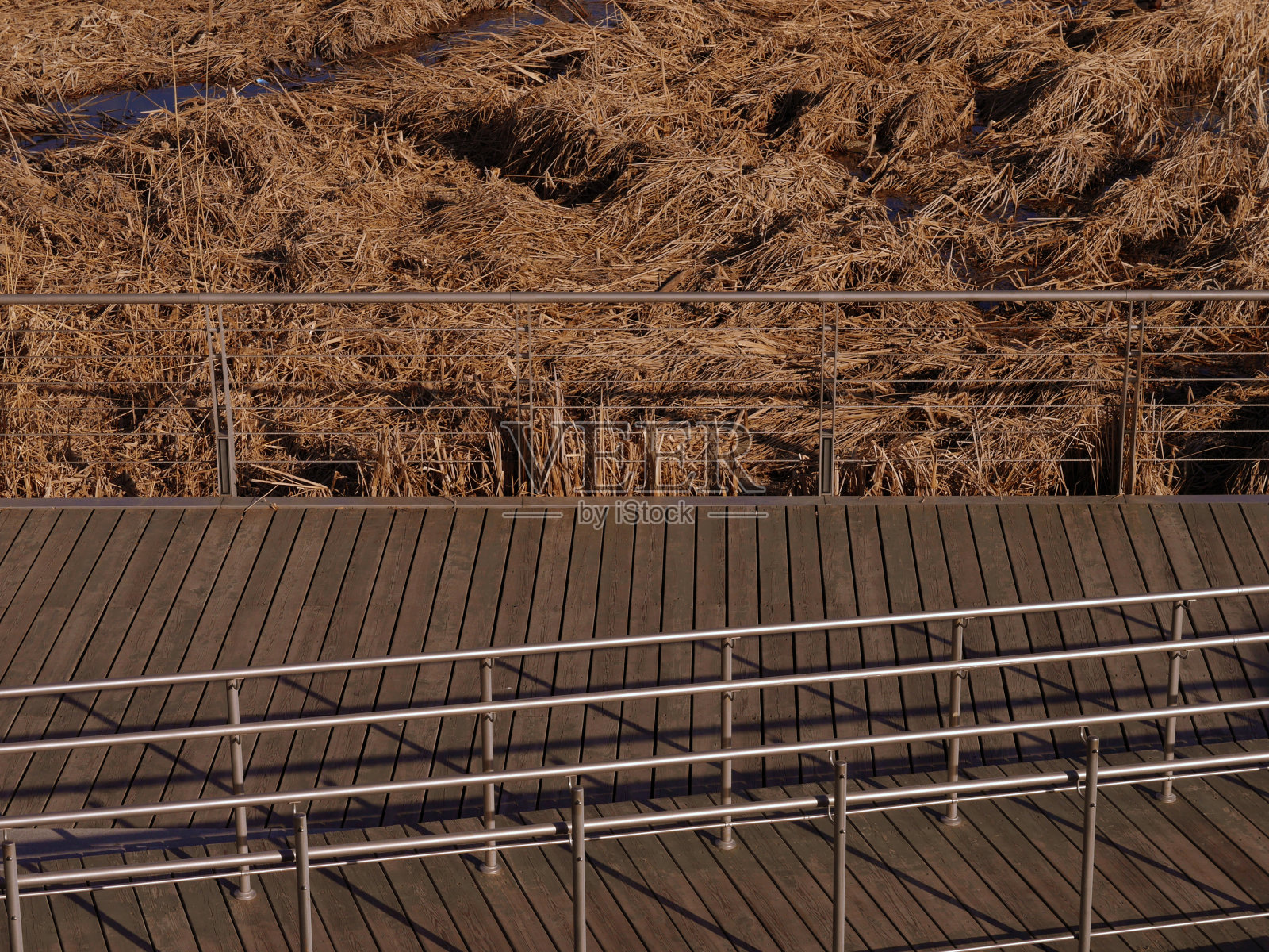 湖边码头照片摄影图片