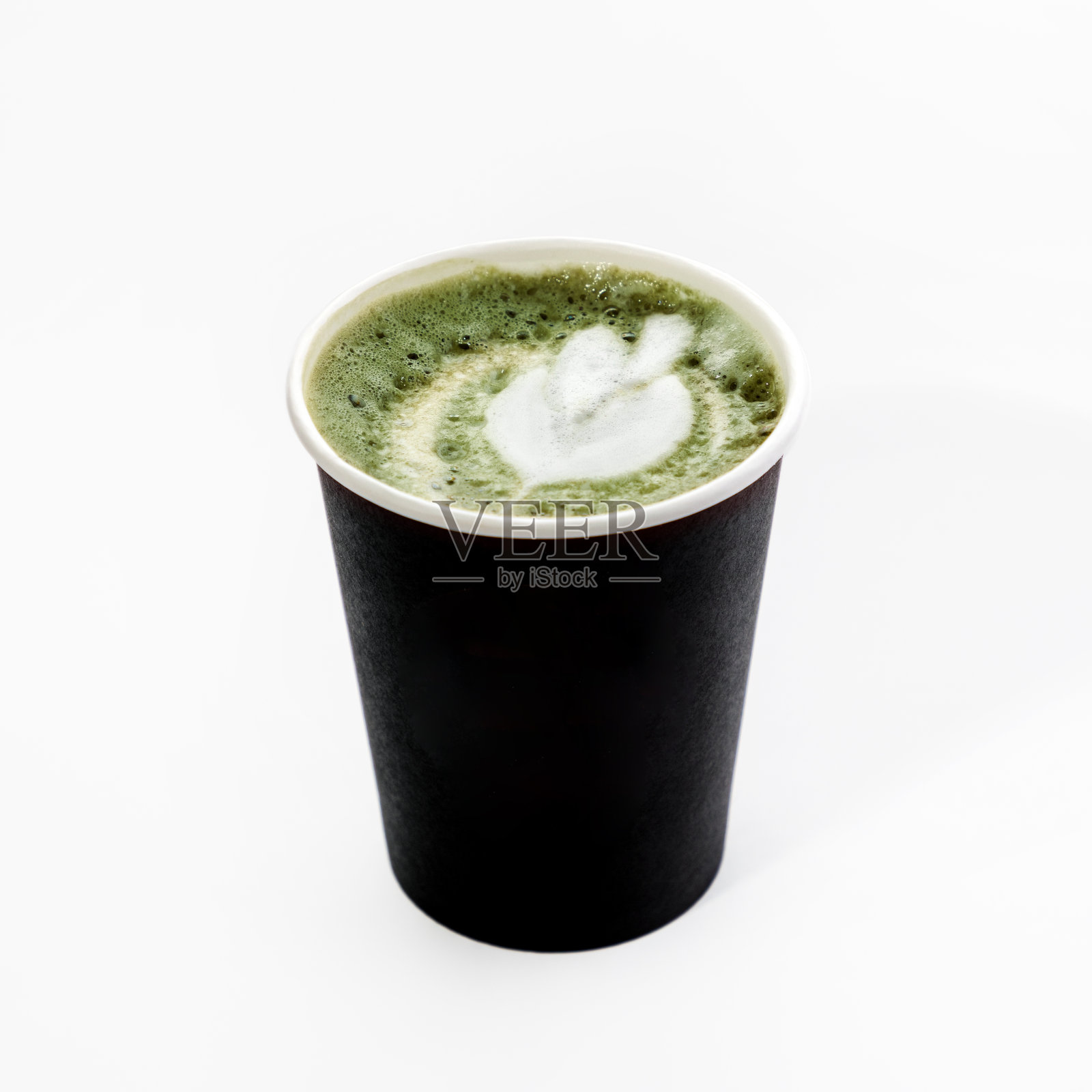 一杯绿茶抹茶带走。特写，白色背景照片摄影图片