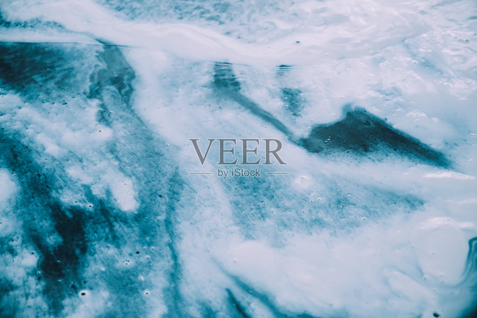 泡沫在海边，环境污染照片摄影图片