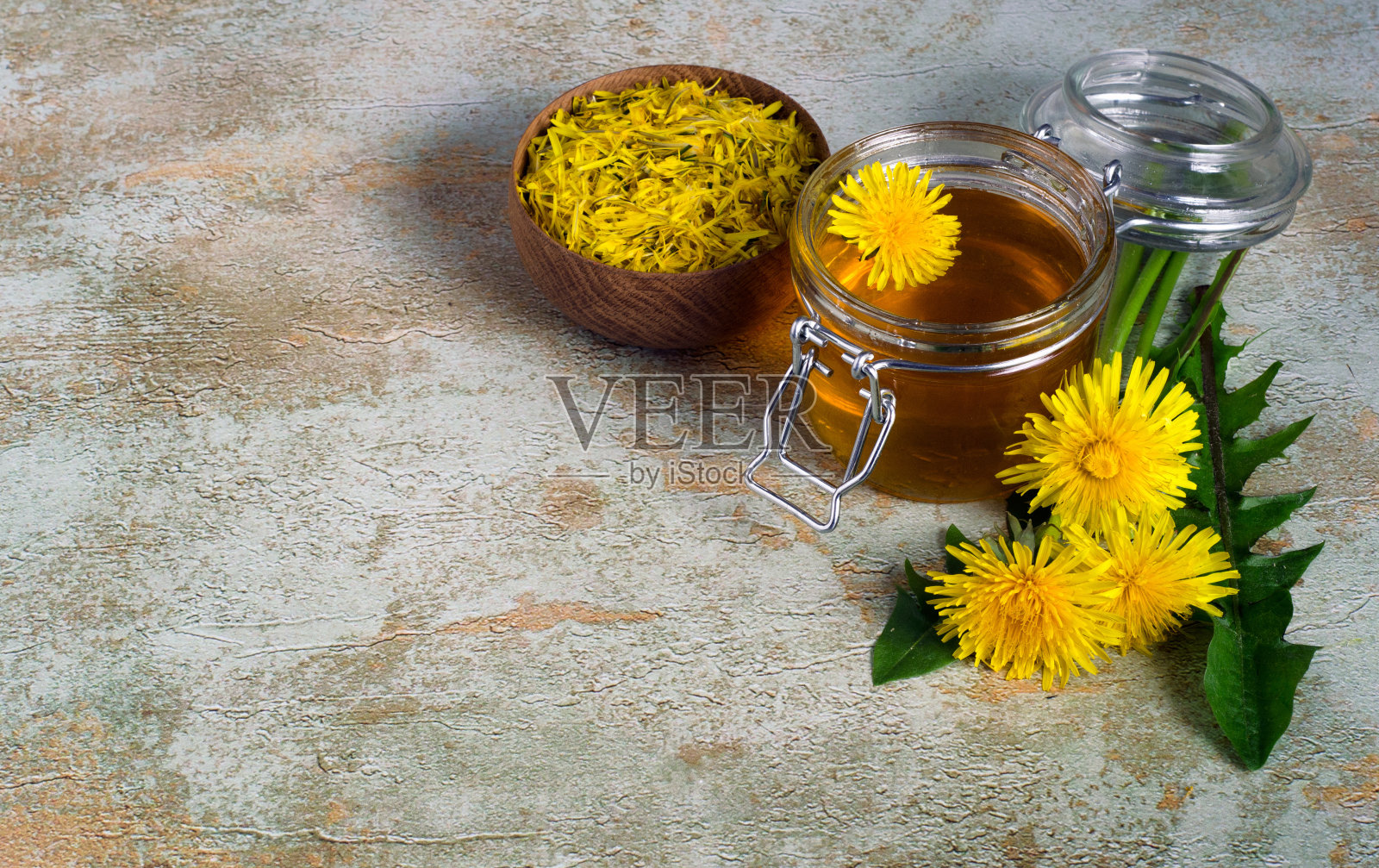 治疗蒲公英蜂蜜照片摄影图片