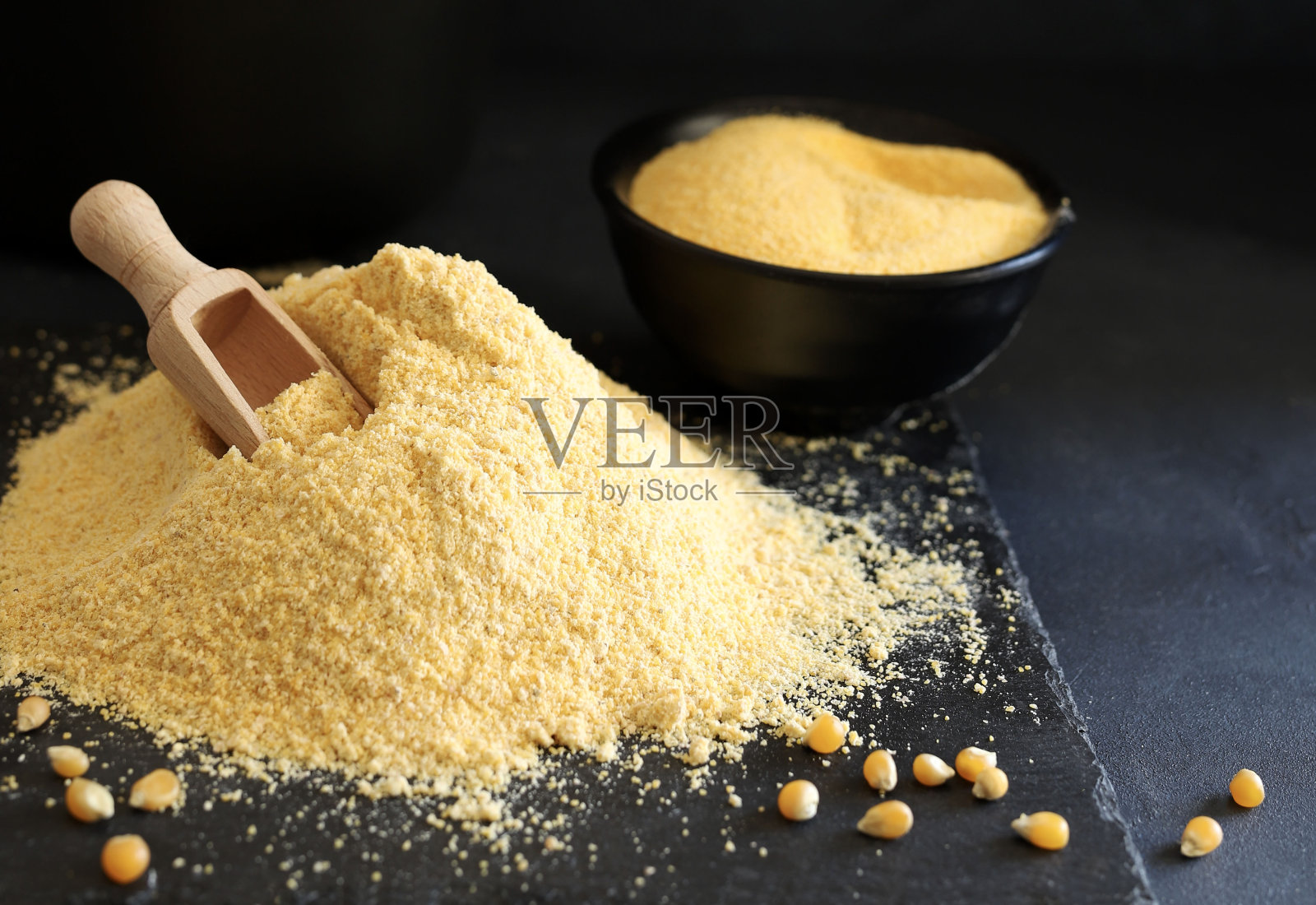 玉米粉和玉米粒照片摄影图片