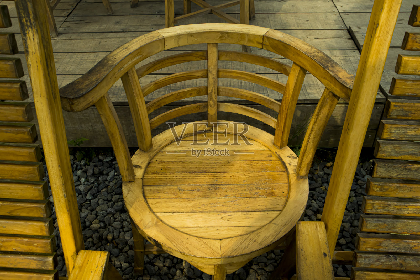 木制椅子照片摄影图片