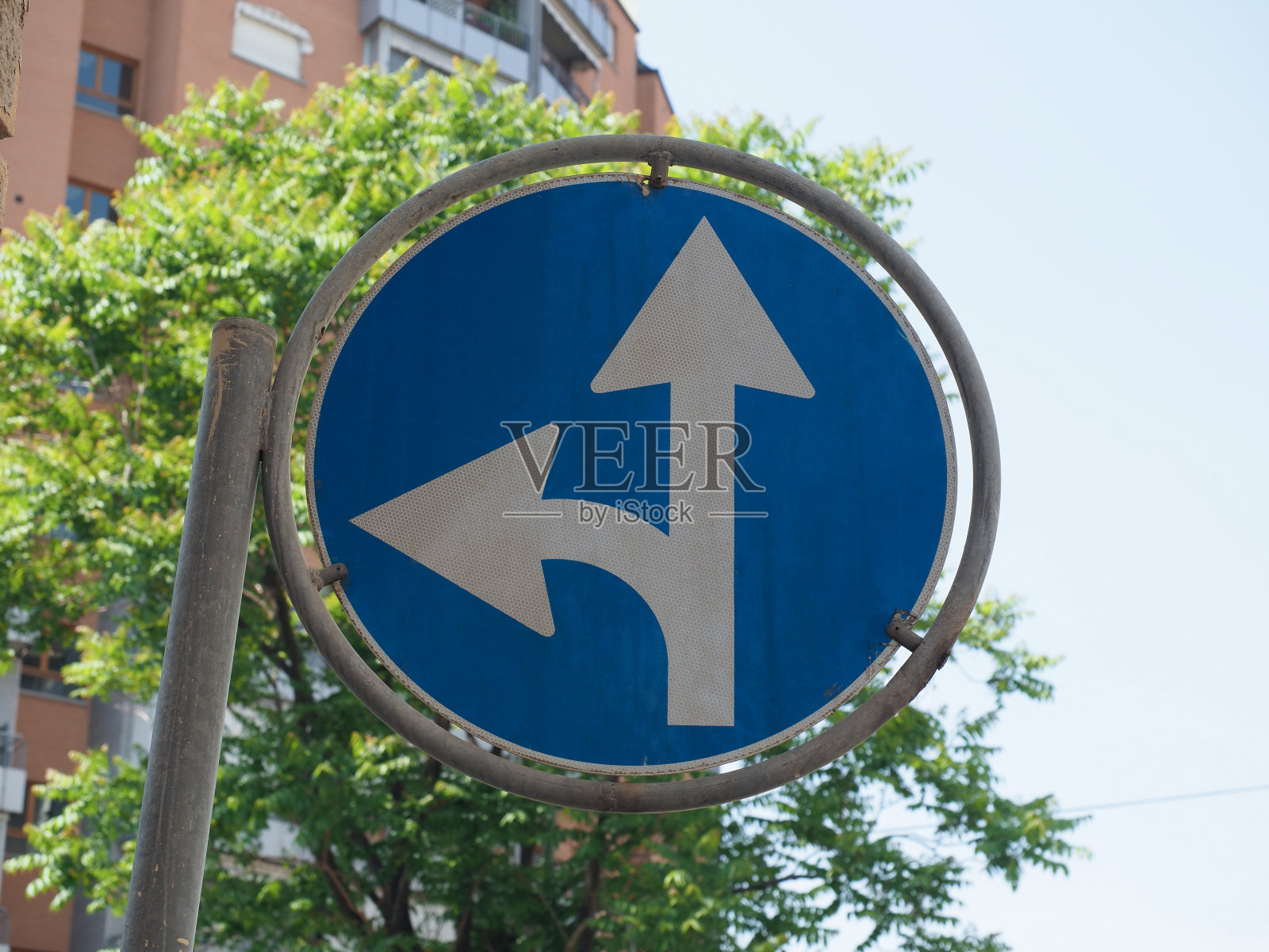 方向箭头标志——左转照片摄影图片