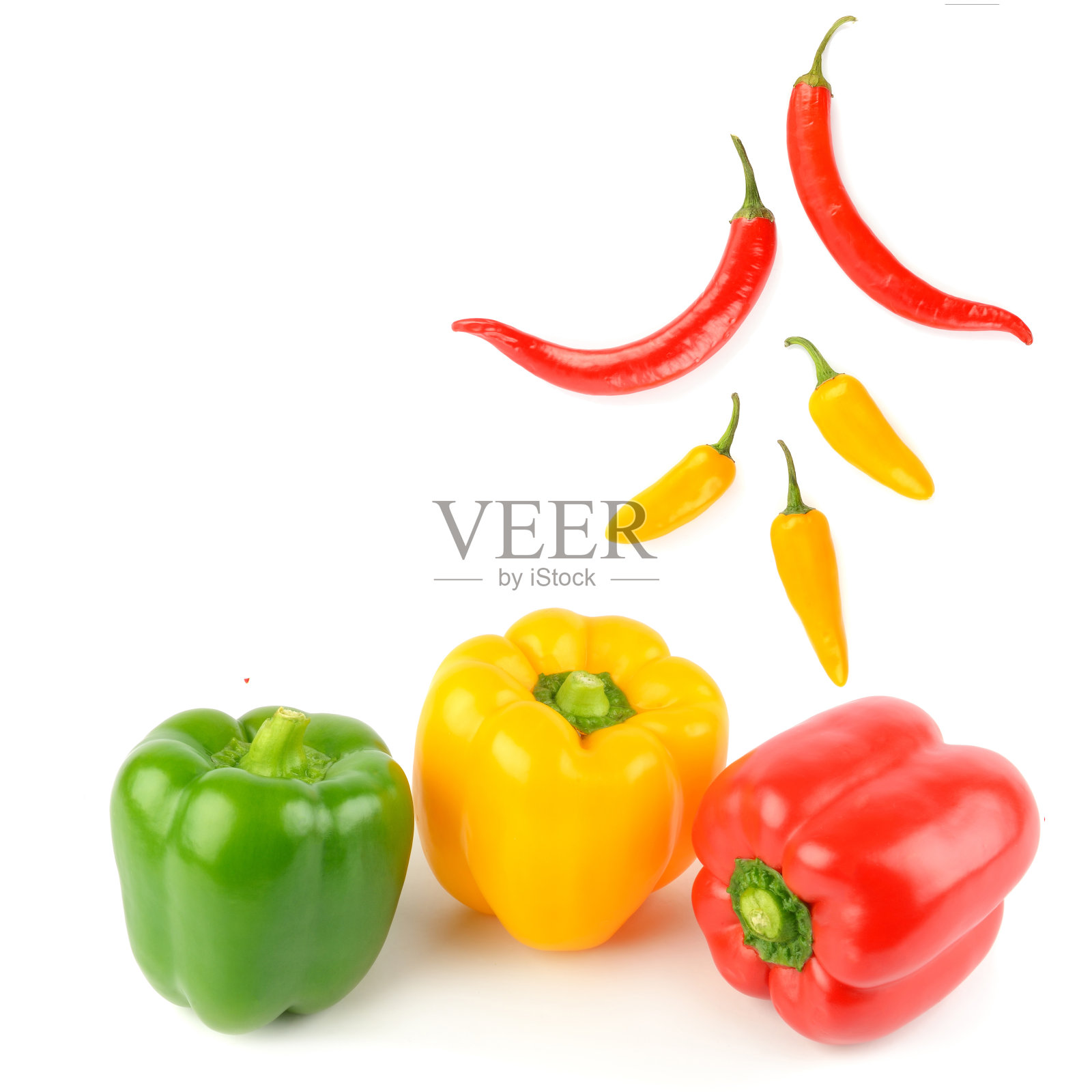 红辣椒与白辣椒分离。拼贴画。放置你的文本。照片摄影图片