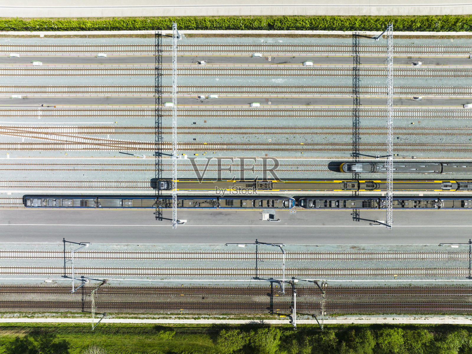 从上面看到的恩格尔维克公园兹沃勒的铁路堆场照片摄影图片