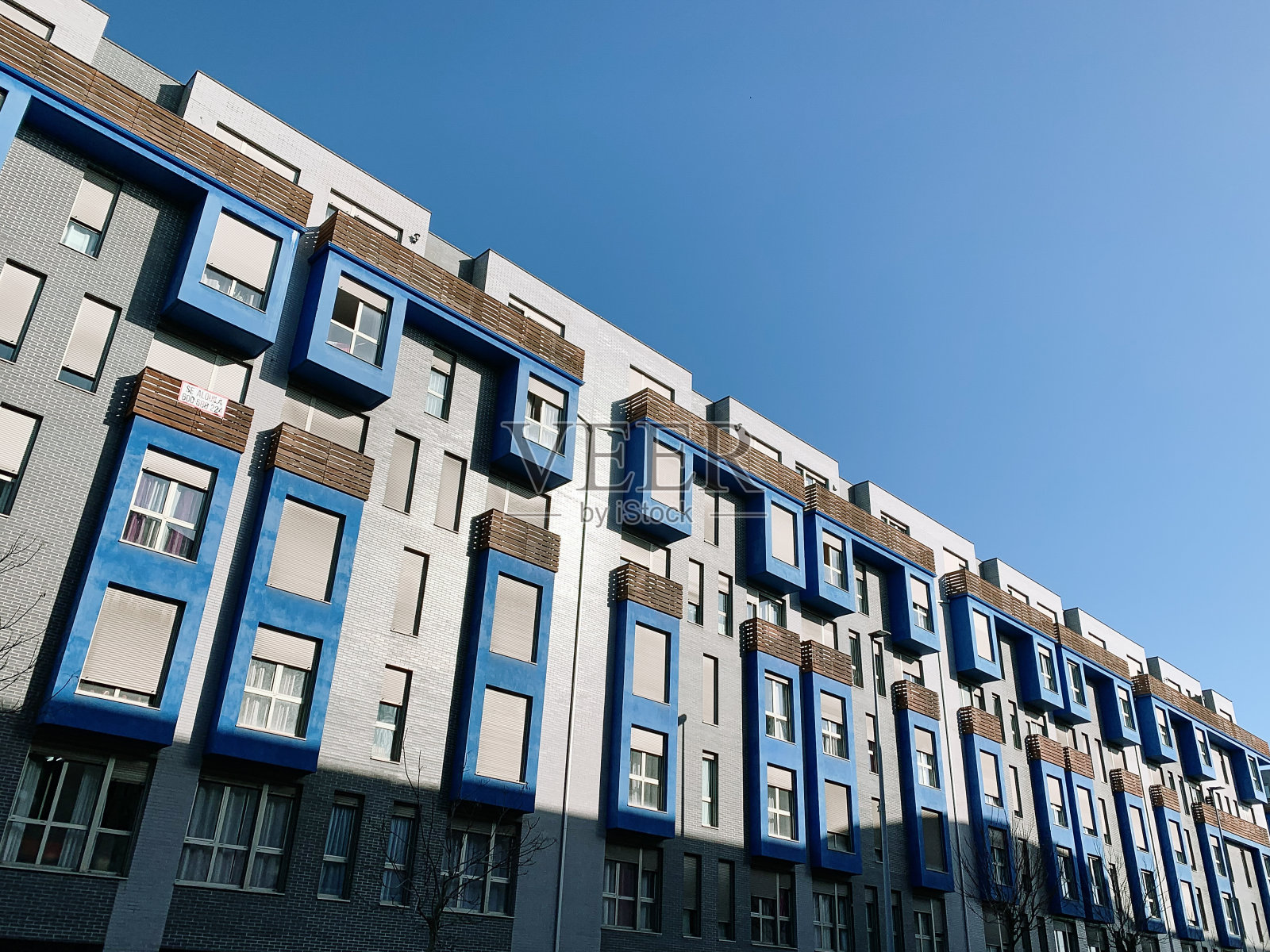 现代住宅建筑立面照片摄影图片