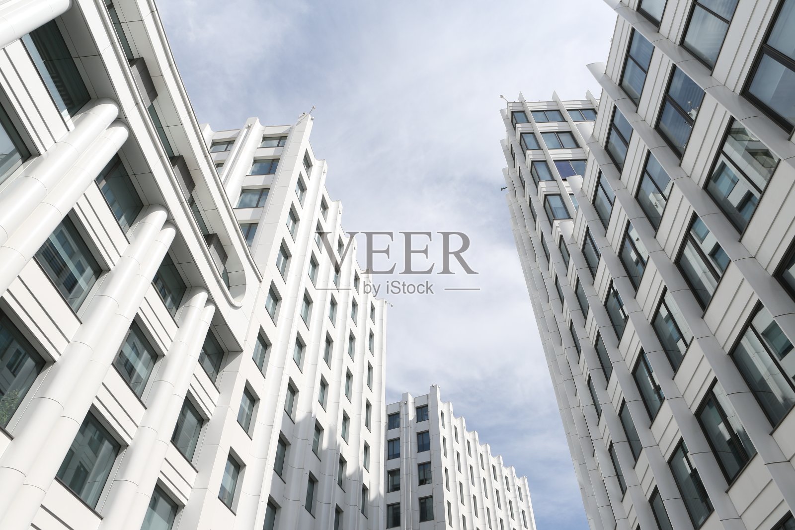 俄罗斯莫斯科市的新建筑立面，现代建筑风格，城市地标，外观对称照片摄影图片