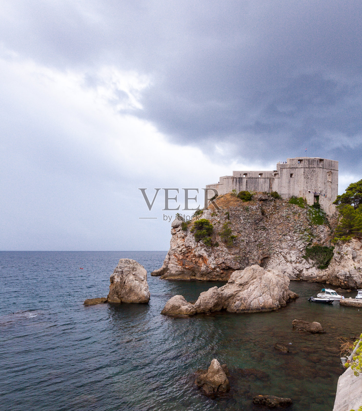 中央杜布罗夫尼克和洛夫里耶纳克照片摄影图片