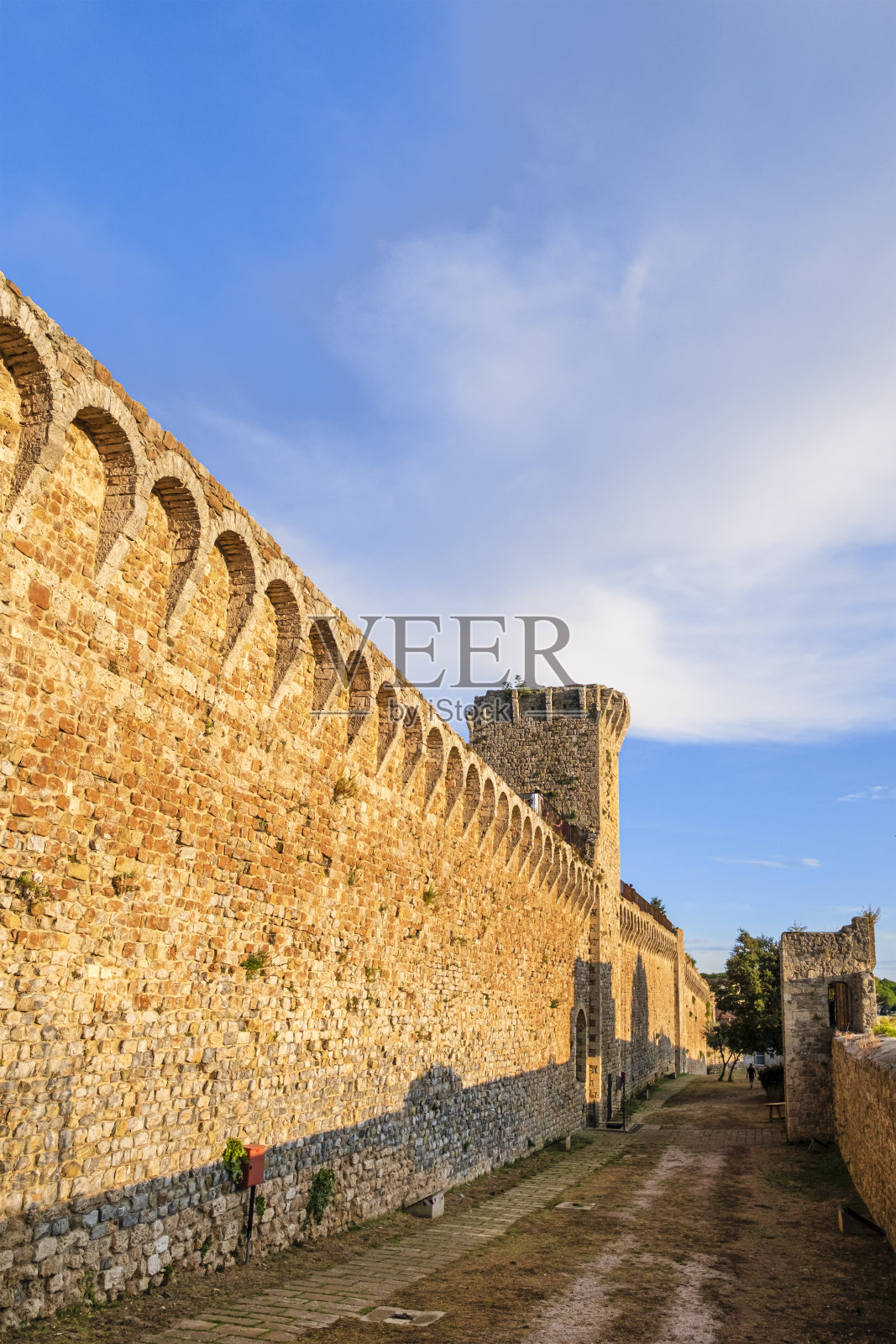 中世纪的马萨玛丽蒂玛墙-托斯卡纳照片摄影图片
