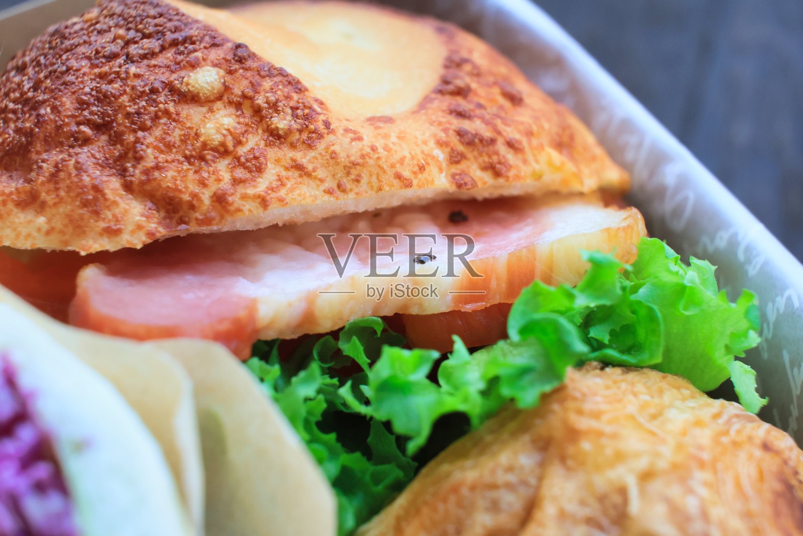 多彩美味的早午餐三明治照片摄影图片