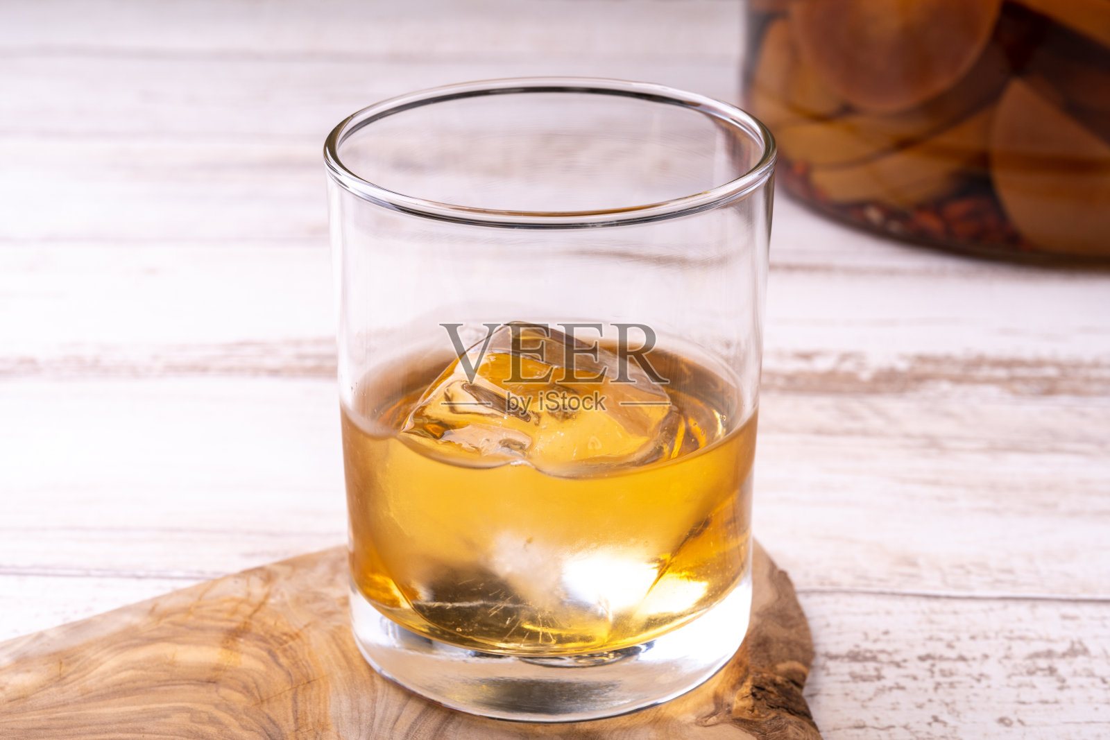 卡琳酒加岩石照片摄影图片