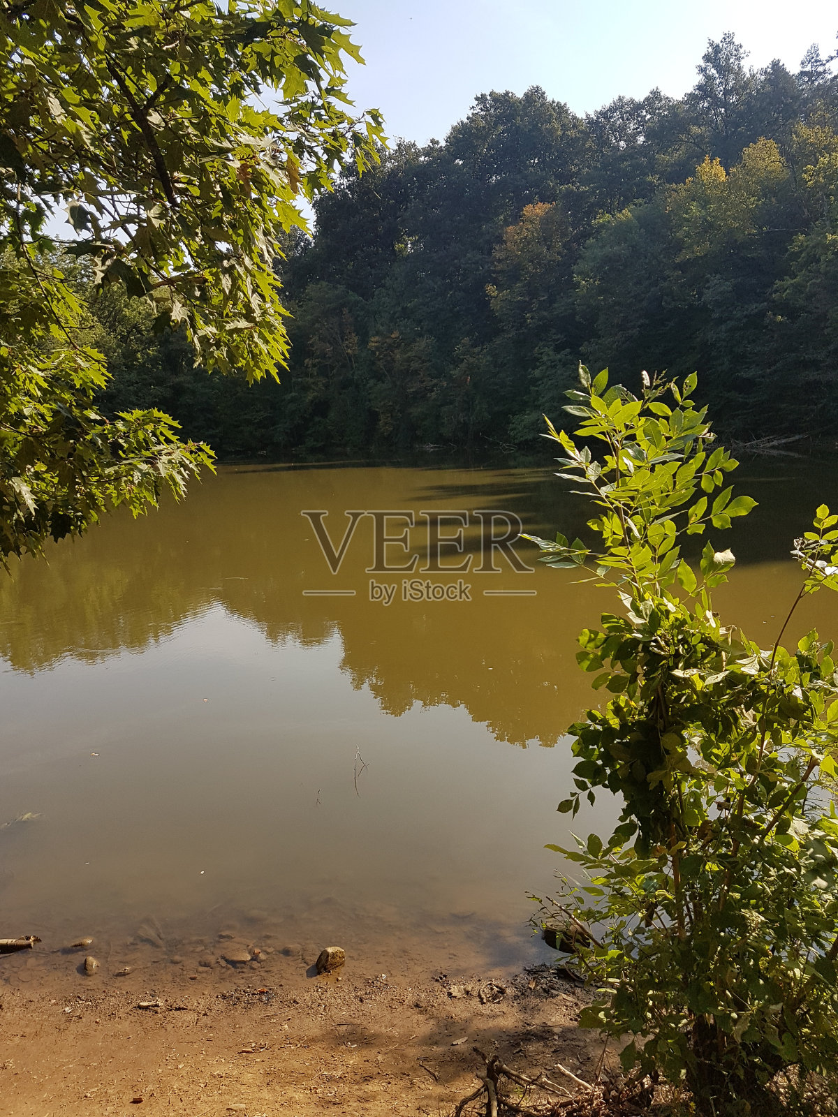 卡雷加湖照片摄影图片