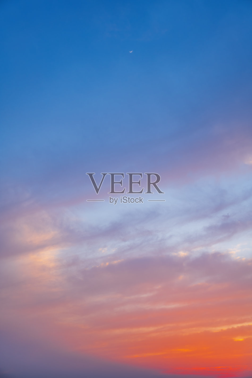 傍晚的云照片摄影图片