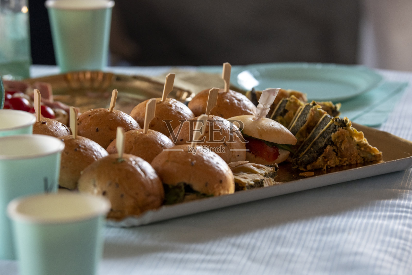 宴会上的食物和饮料照片摄影图片