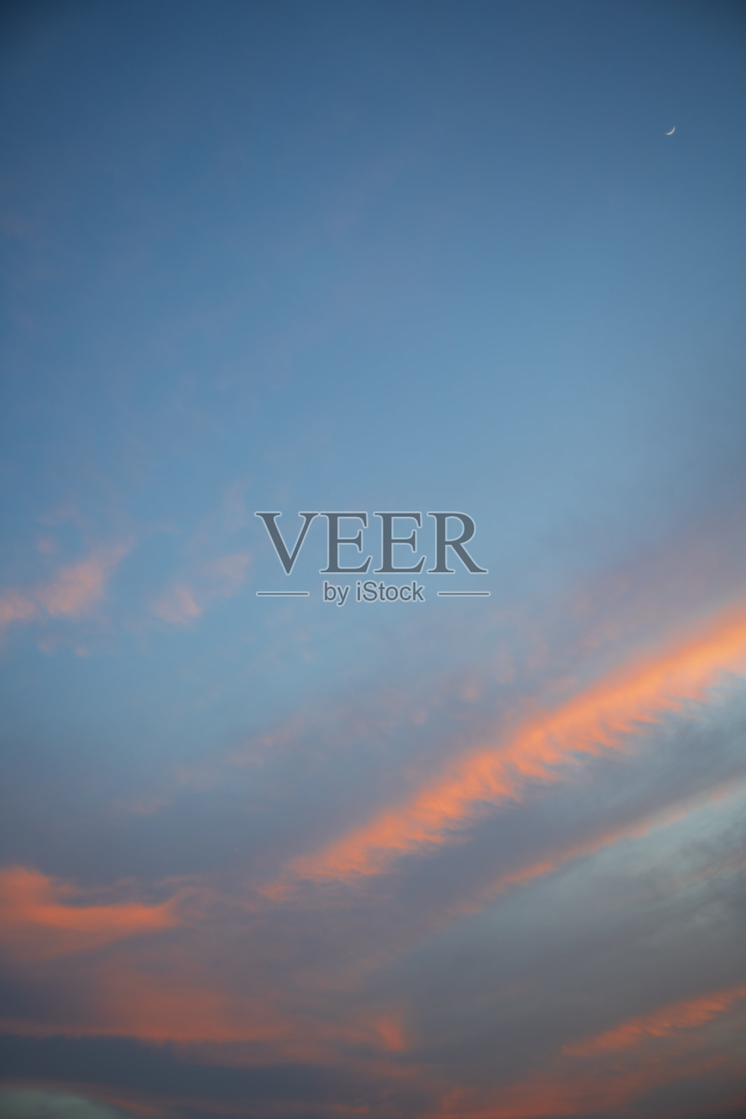 日出云和城市照片摄影图片