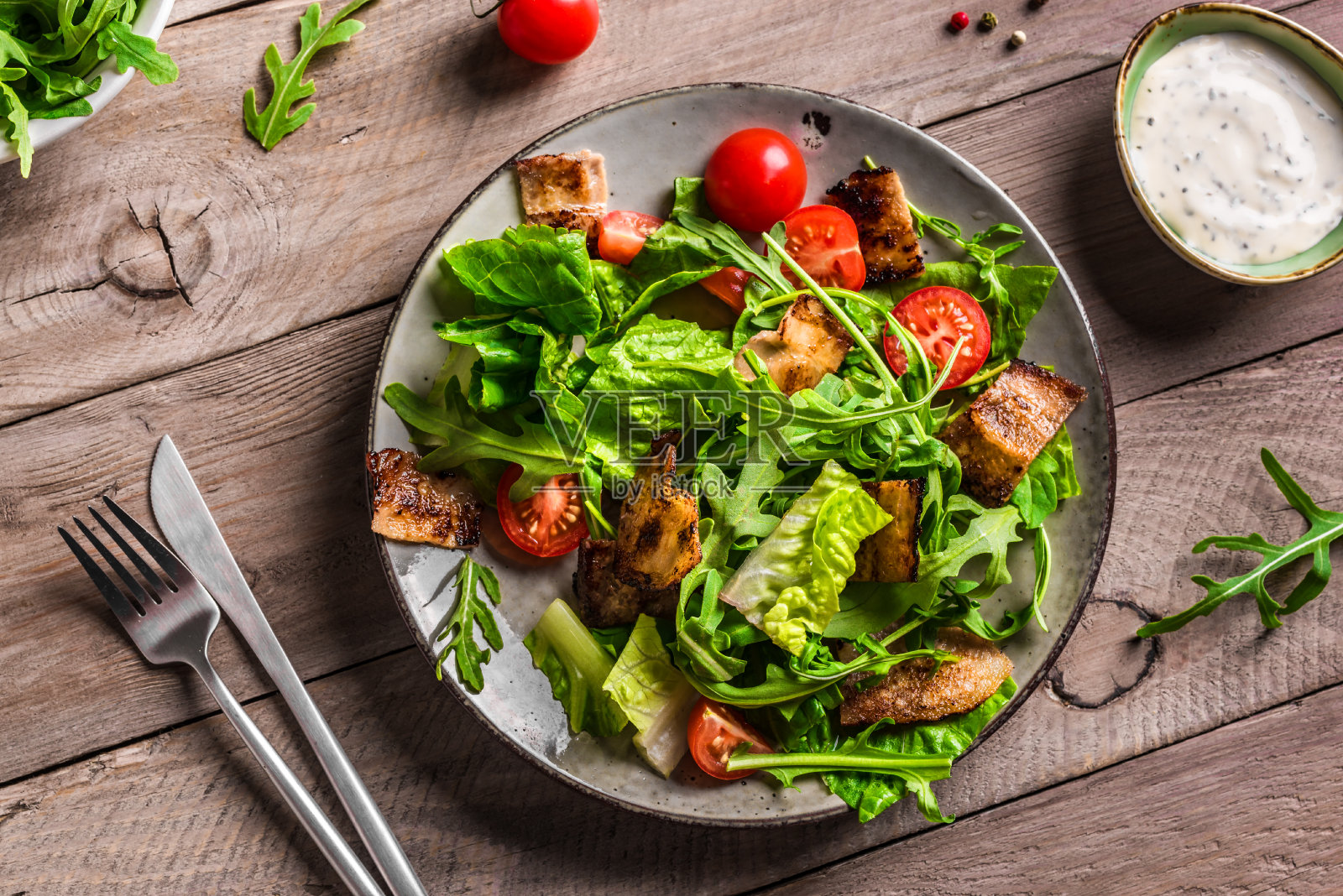 培根生菜番茄三明治沙拉照片摄影图片