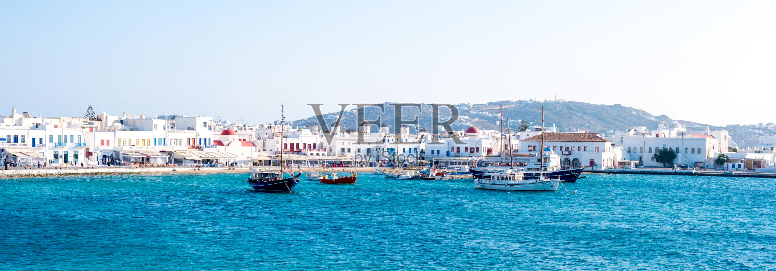 令人兴奋的风景碧蓝的海湾和多山的希腊岛照片摄影图片