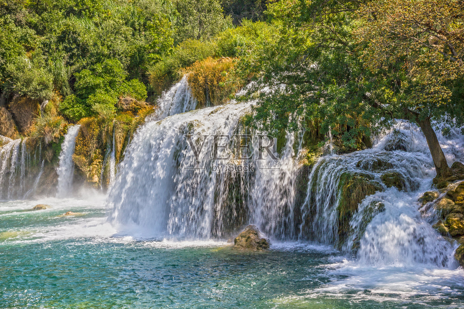 克罗地亚克尔卡国家公园的瀑布照片摄影图片