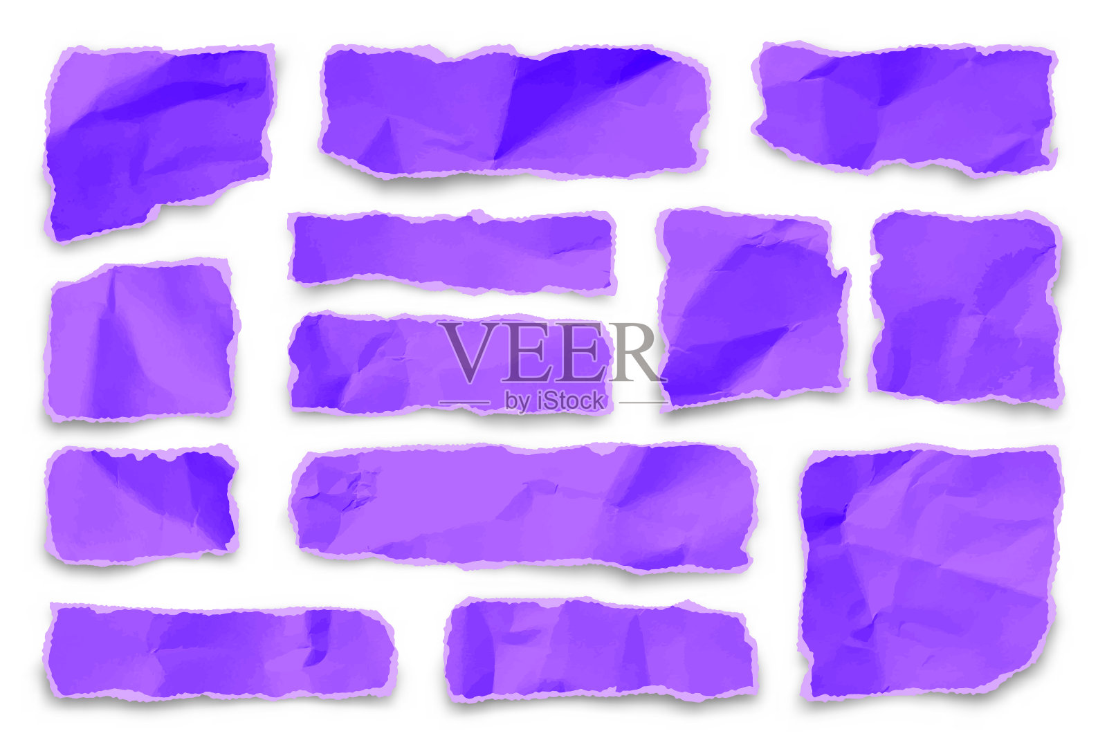 白色背景上的紫色破纸条。现实的彩色皱巴巴的纸屑撕裂的边缘。笔记本的碎片。矢量图插画图片素材