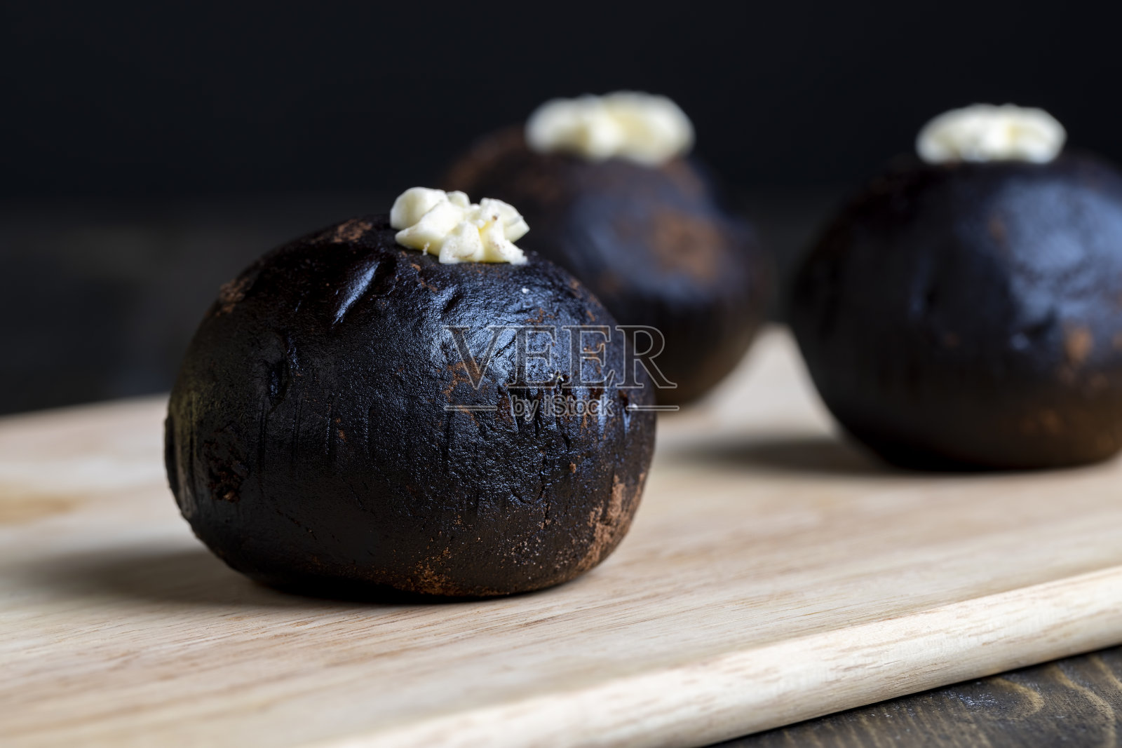 用可可和黄油做成的传统东欧菜，叫做土豆照片摄影图片