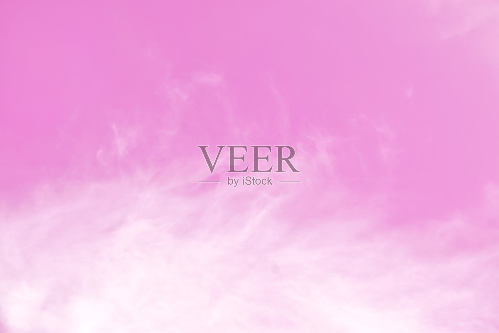 柔和的粉红色天空和明亮的云照片摄影图片