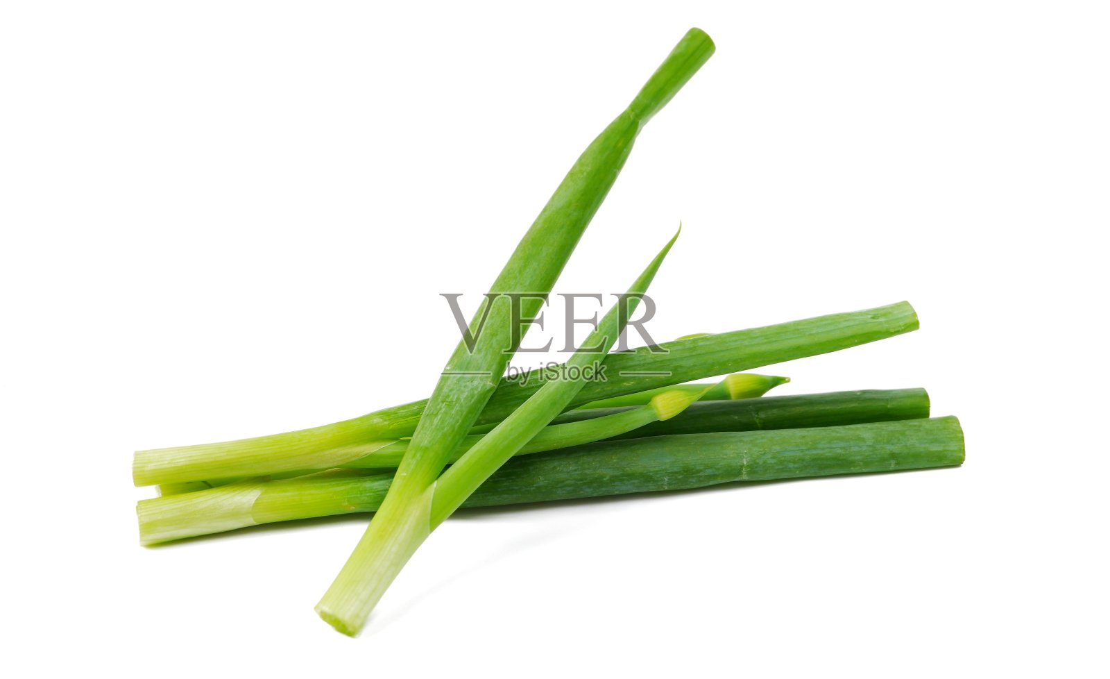 青葱被隔离在白色的背景上照片摄影图片