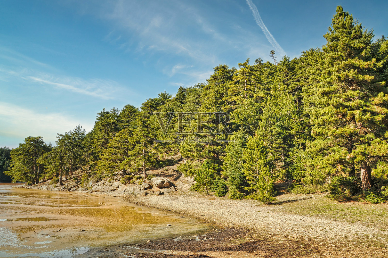 特里卡拉科林西亚的多萨湖照片摄影图片