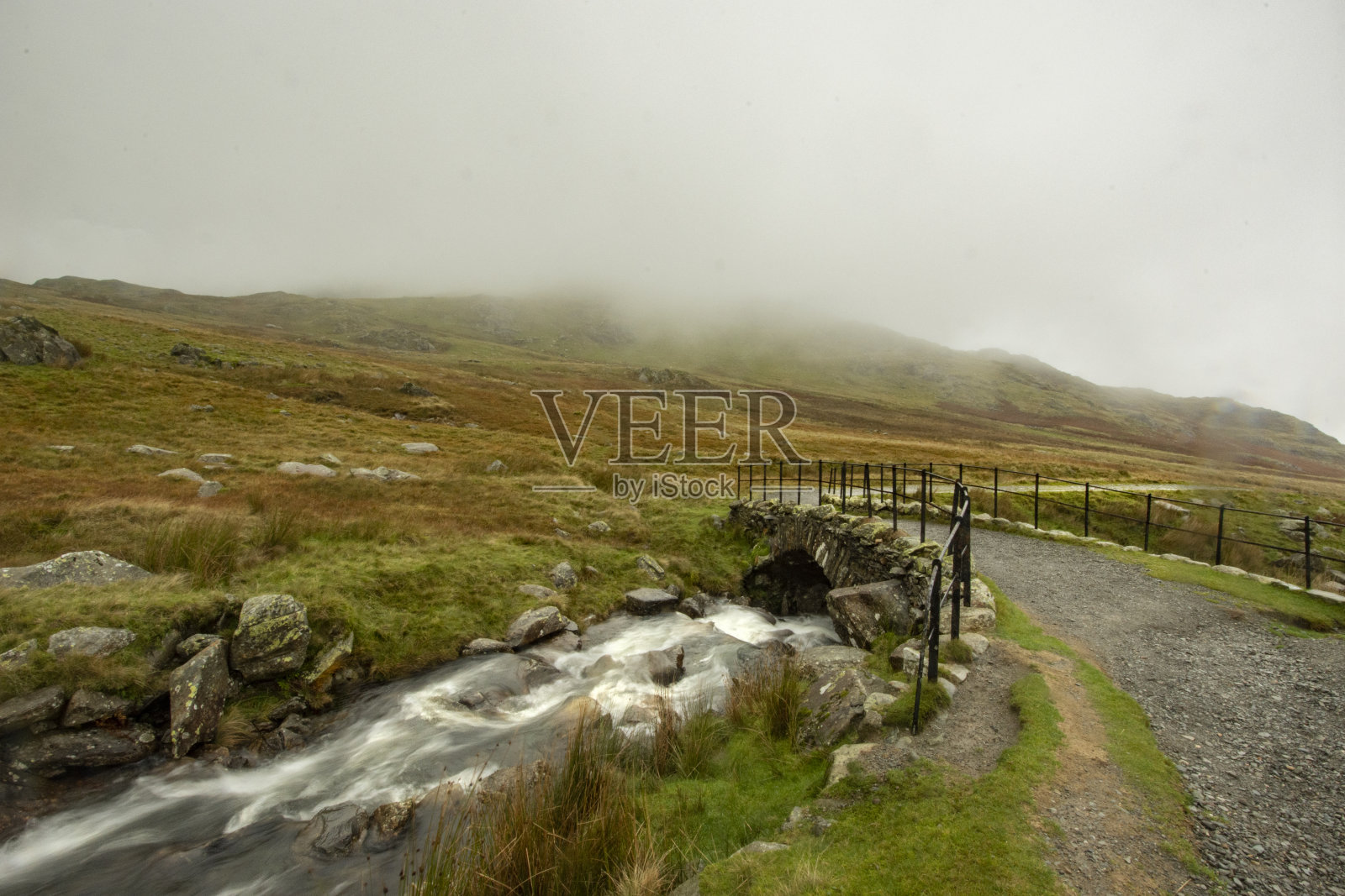 托罗弗大桥横跨托罗弗·贝克。照片摄影图片