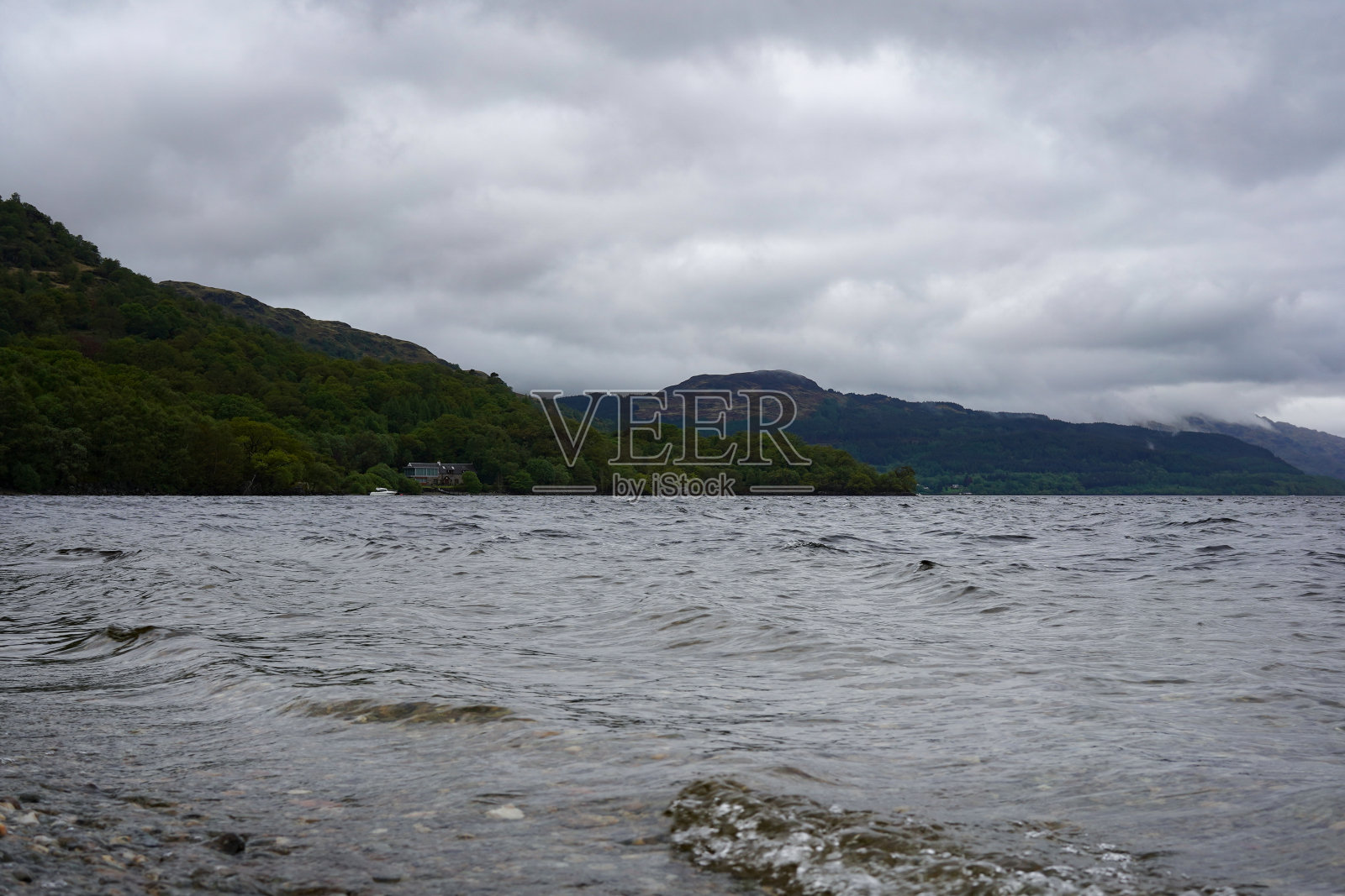 从弗尔金点俯瞰洛蒙德湖照片摄影图片