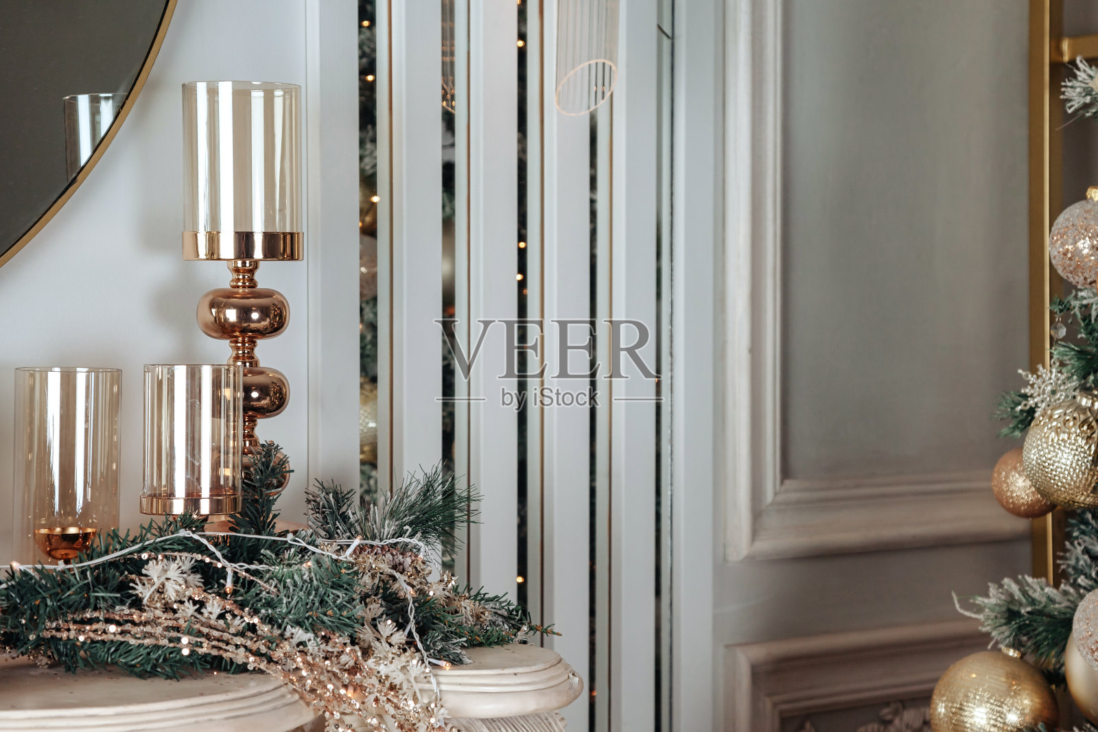 装饰圣诞大烛台客厅在家里照片摄影图片