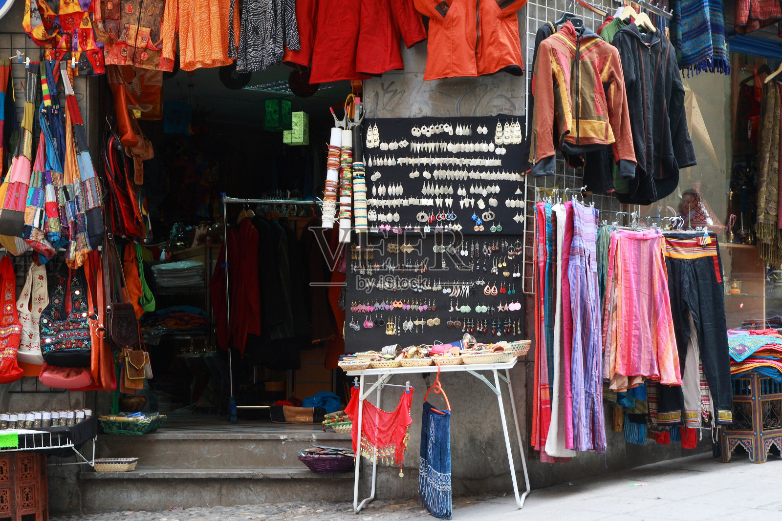 格拉纳达老城的阿拉伯露天市场照片摄影图片