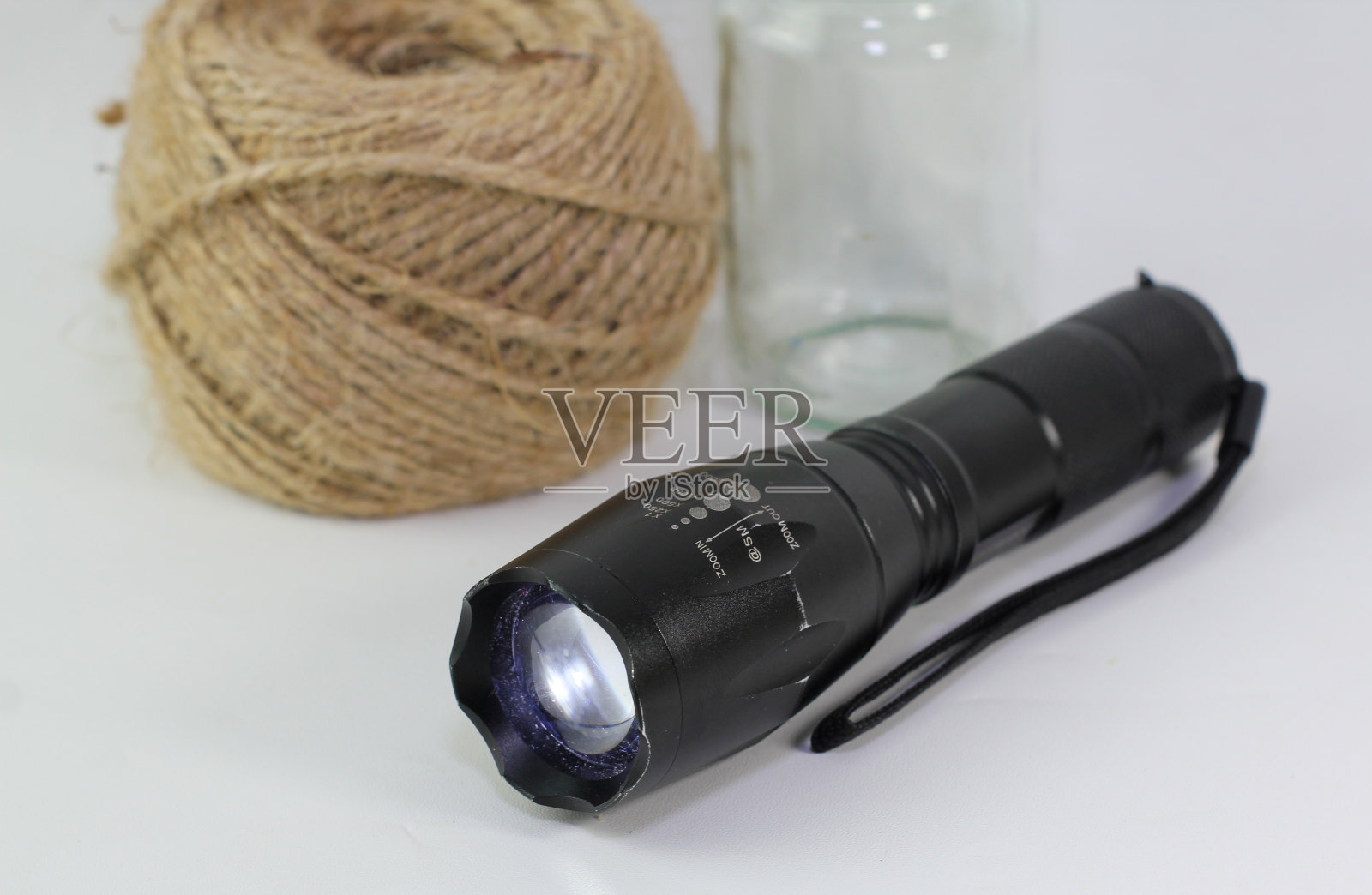 LED手电筒黑照片摄影图片