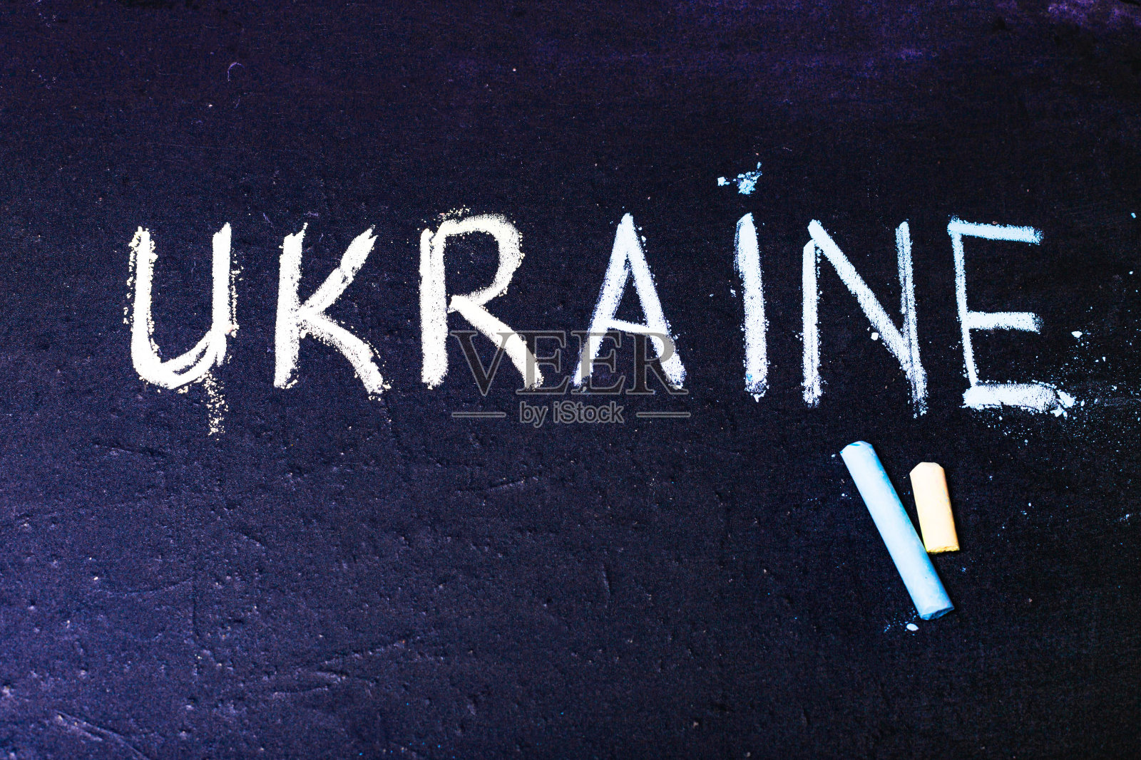 黑板上用粉笔写着乌克兰照片摄影图片