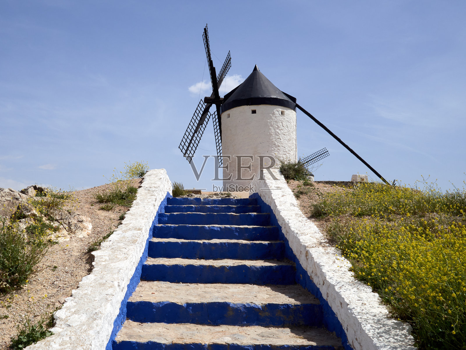 西班牙托莱多Consuegra的传统风车照片摄影图片