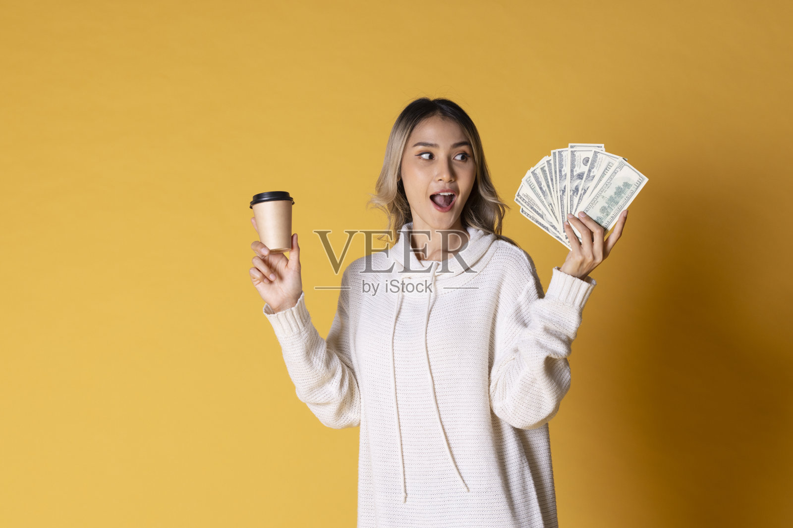 咖啡的女性照片摄影图片