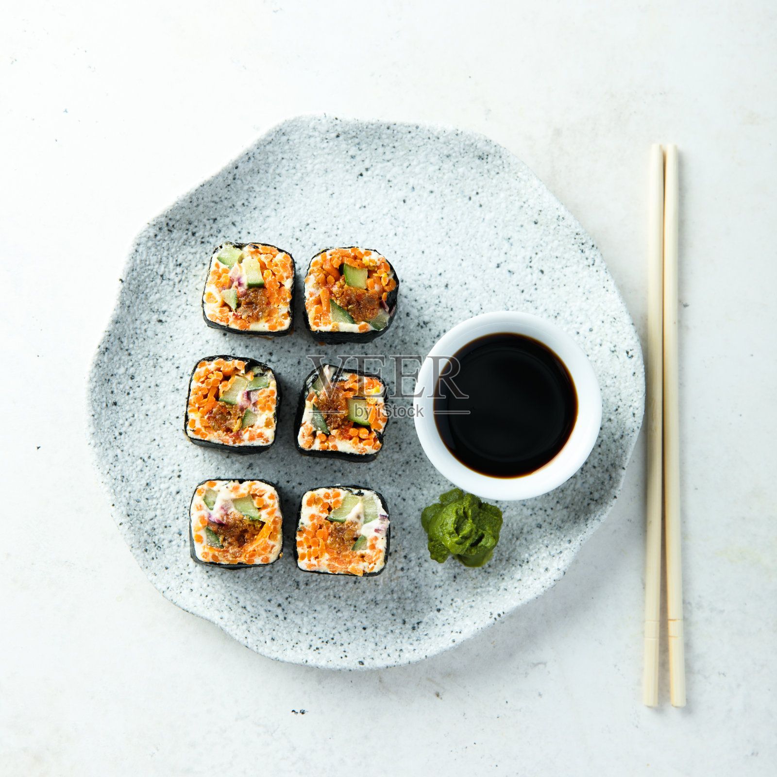 素食寿司卷照片摄影图片