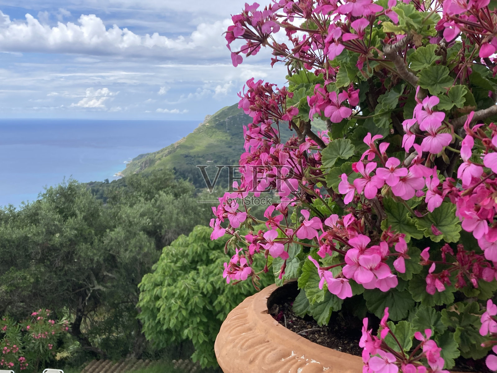 希腊-科富-全景岛从村庄的佩雷卡斯-照片摄影图片